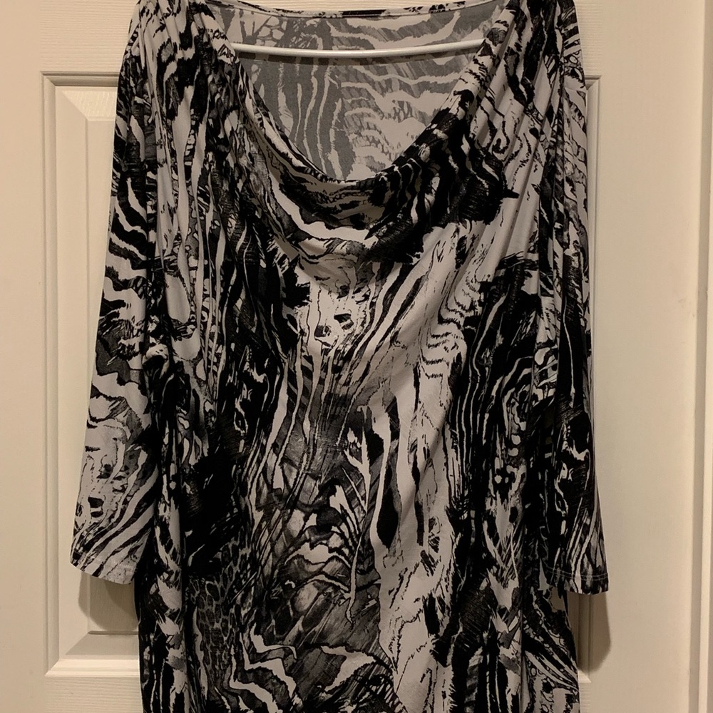 Comfortable casual/dressy top